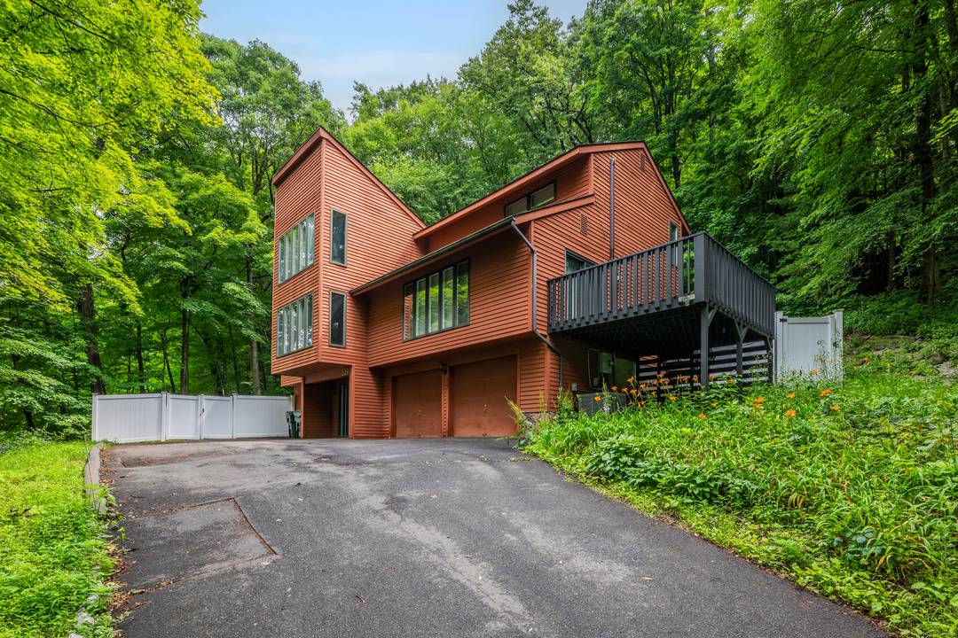 Stylish and spacious, this contemporary 3 bedroom, 3.