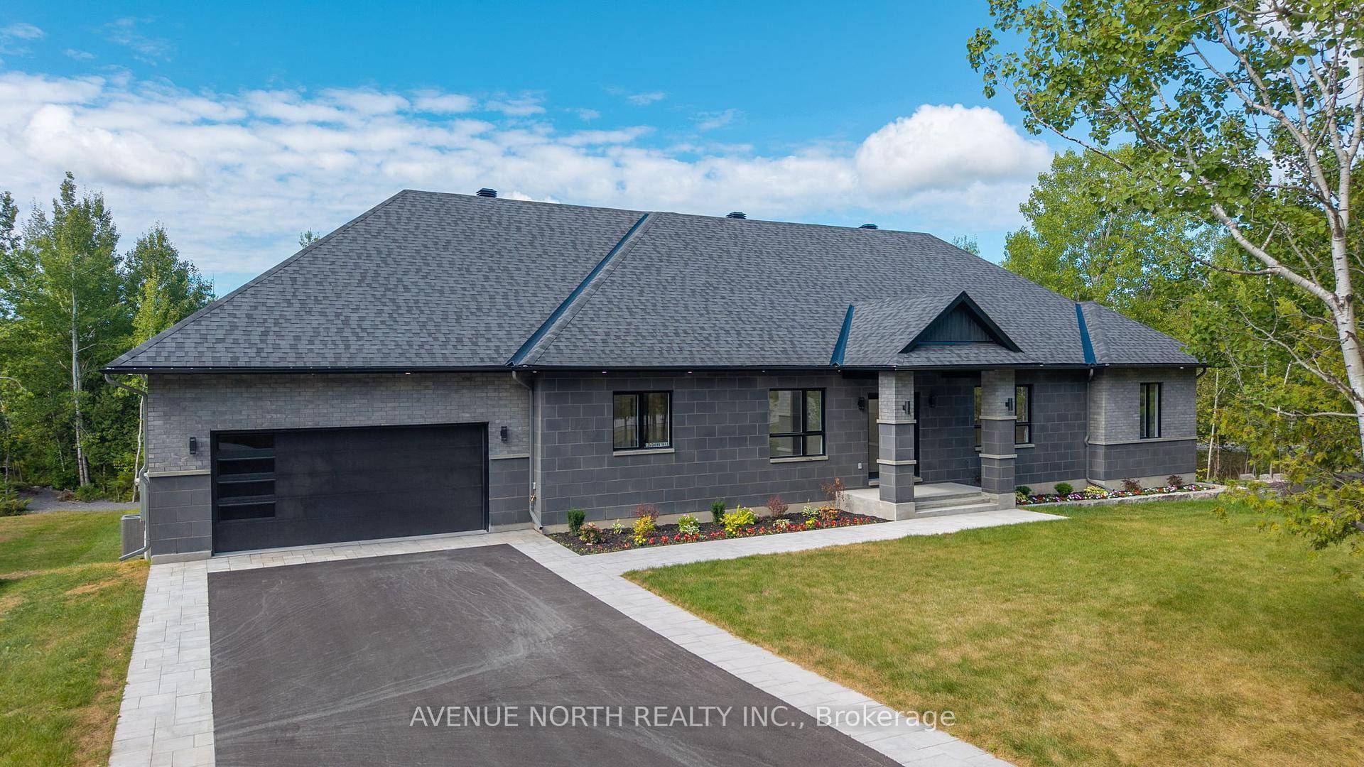 OPEN HOUSE SUNDAY SEPT 21st 1 3 Welcome to 135 Cherry Hill in Carp a custom built estate where privacy, luxury, and resort style living come together just minutes from ...