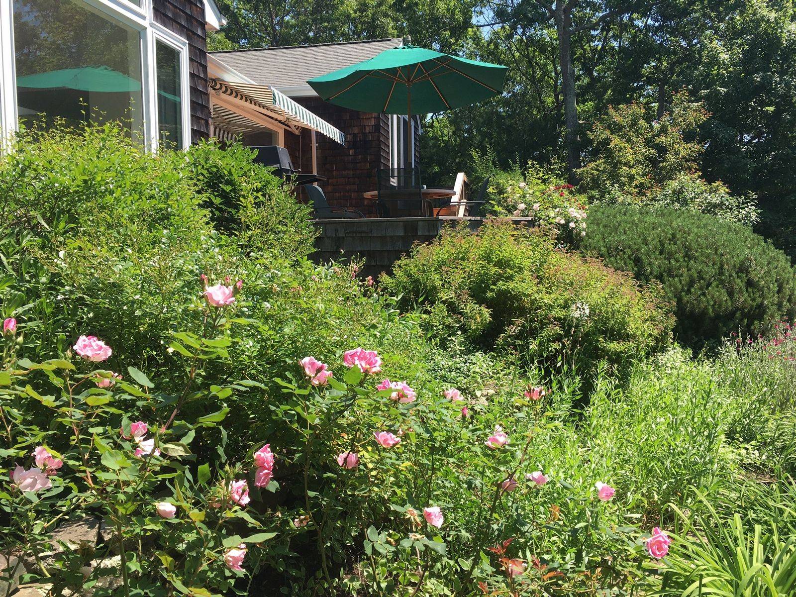 East Hampton Home Close to Bay and Ocean Beaches!