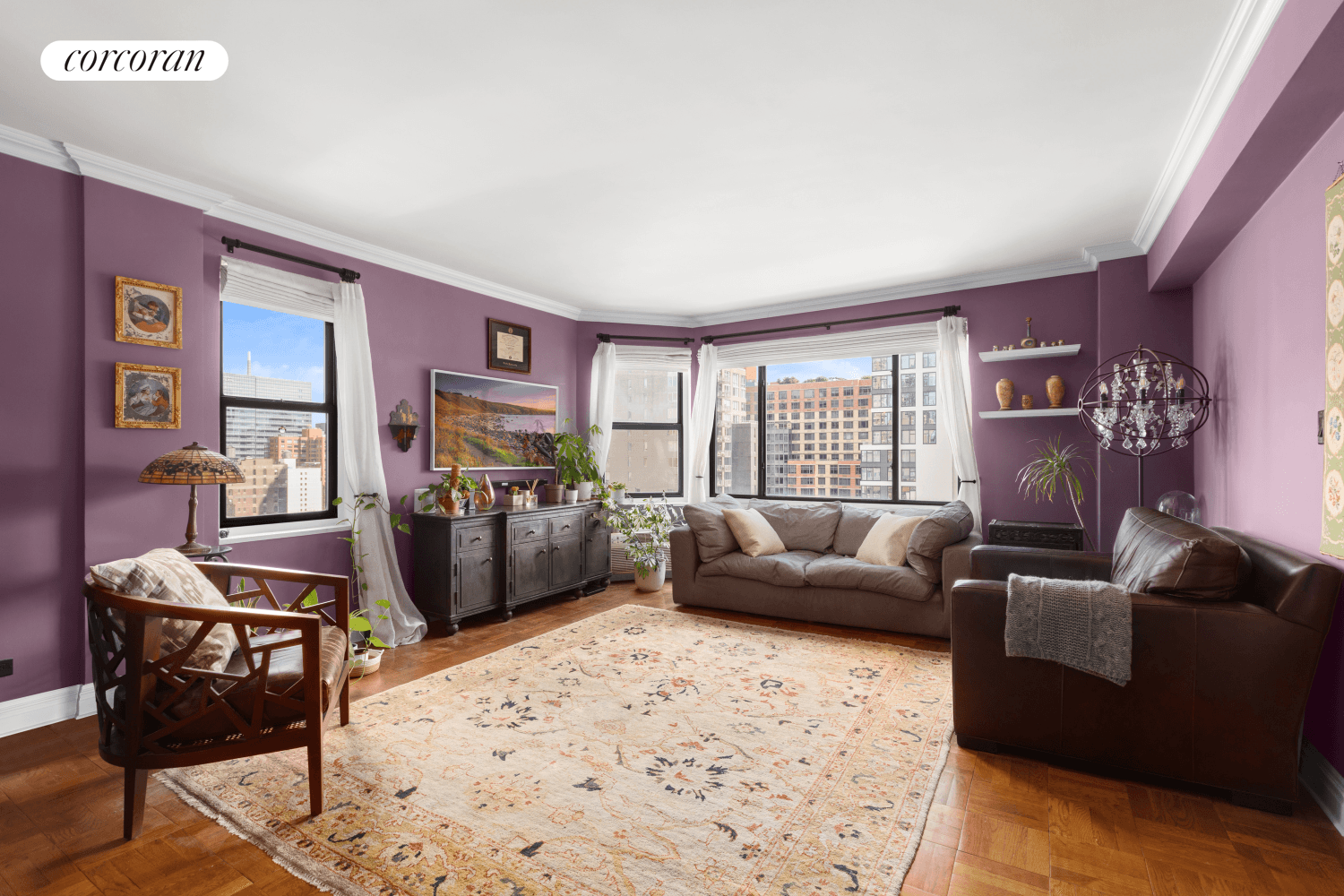 Located at 200 East 36th Street, a full service community in the heart of Murray Hill, this charming 1 bedroom, 1 bathroom home is beautifully and thoughtfully designed.