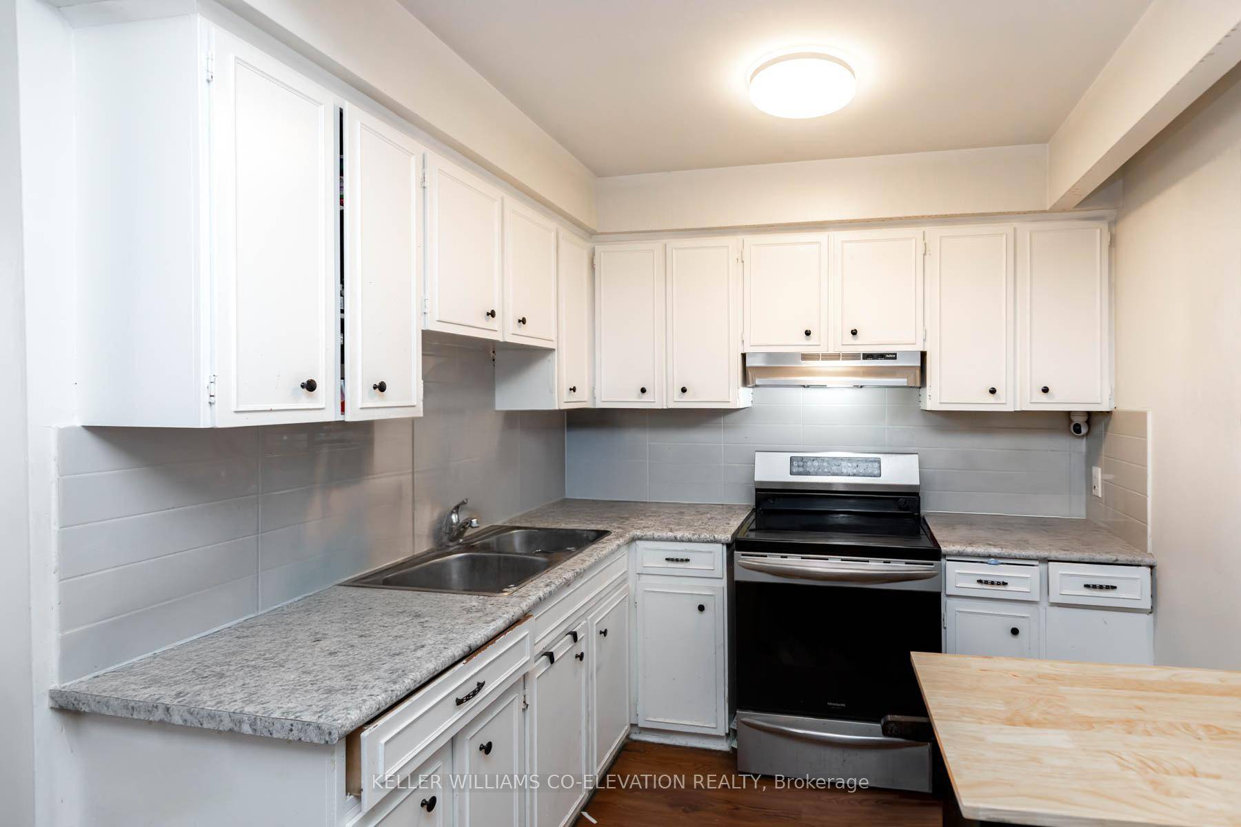 Location, Location. What a great 3 bedroom 2 bathroom apartment, approx 1200 sqft of wonderful space in a high demand area within walking distance of the Runnymede subway, TTC, and ...