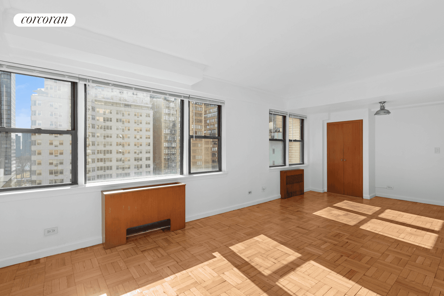 Flex 2 Bedroom Sun flooded Bright apartment.