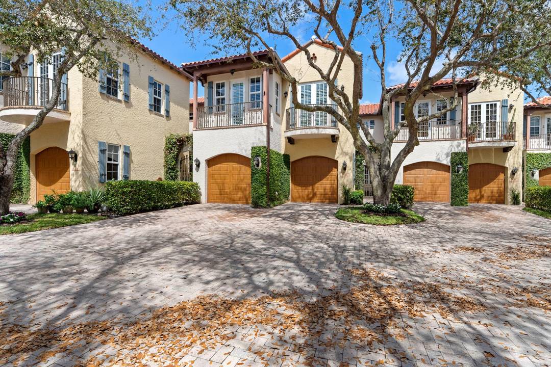 Coralina Village, one of the most desirable townhome communities in the Seagate area, is ideally located just moments from the shops and dining along Atlantic Avenue and steps from the ...