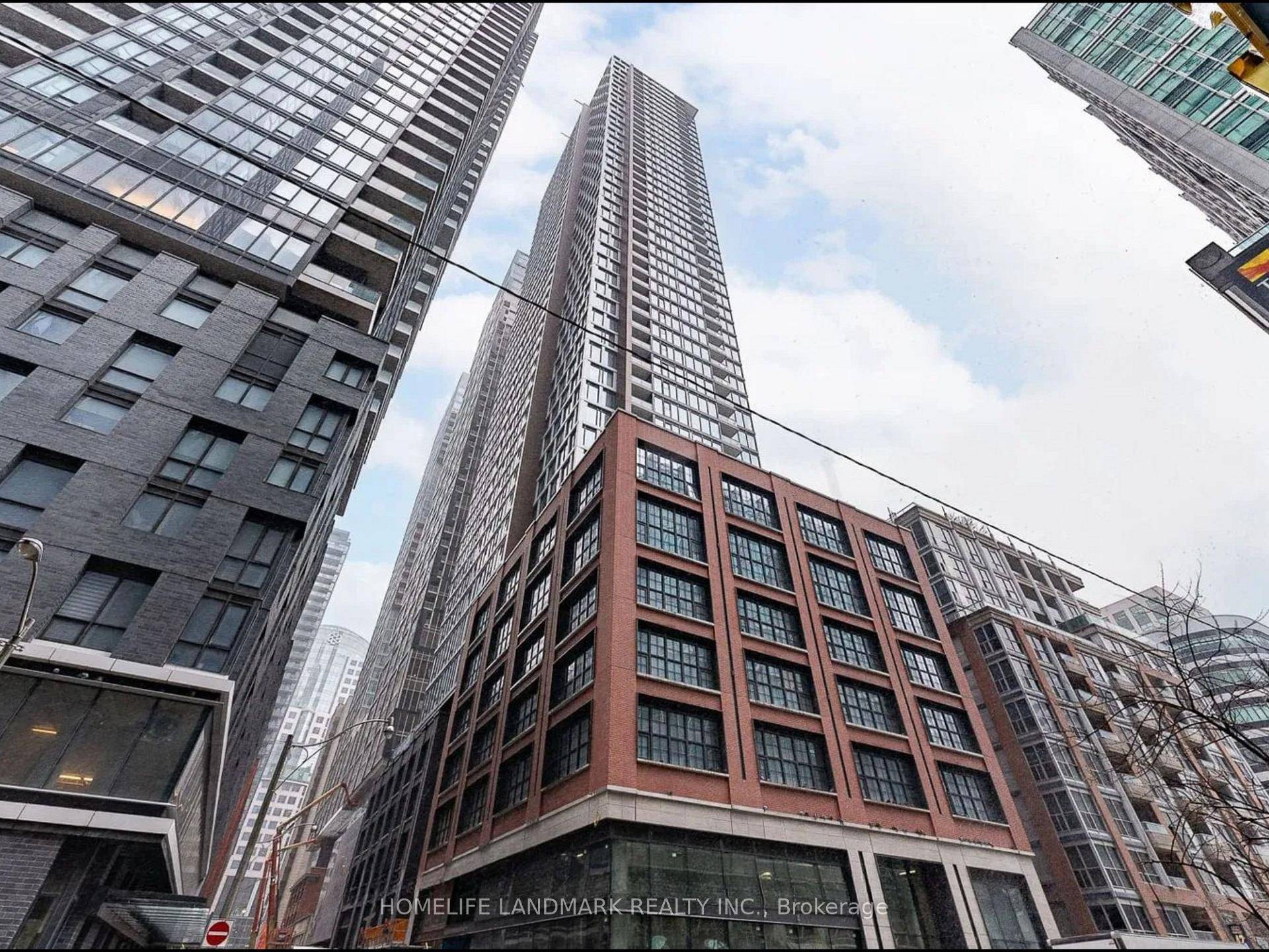 Experience the perfect fusion of style, comfort, and convenience at 55 Mercer.