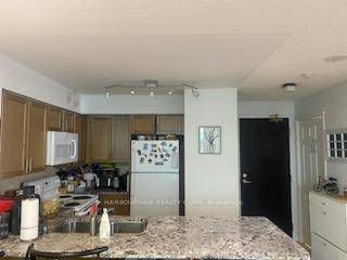 Spacious Unfurnished 1 Bed Plus Den In Downtown Core !