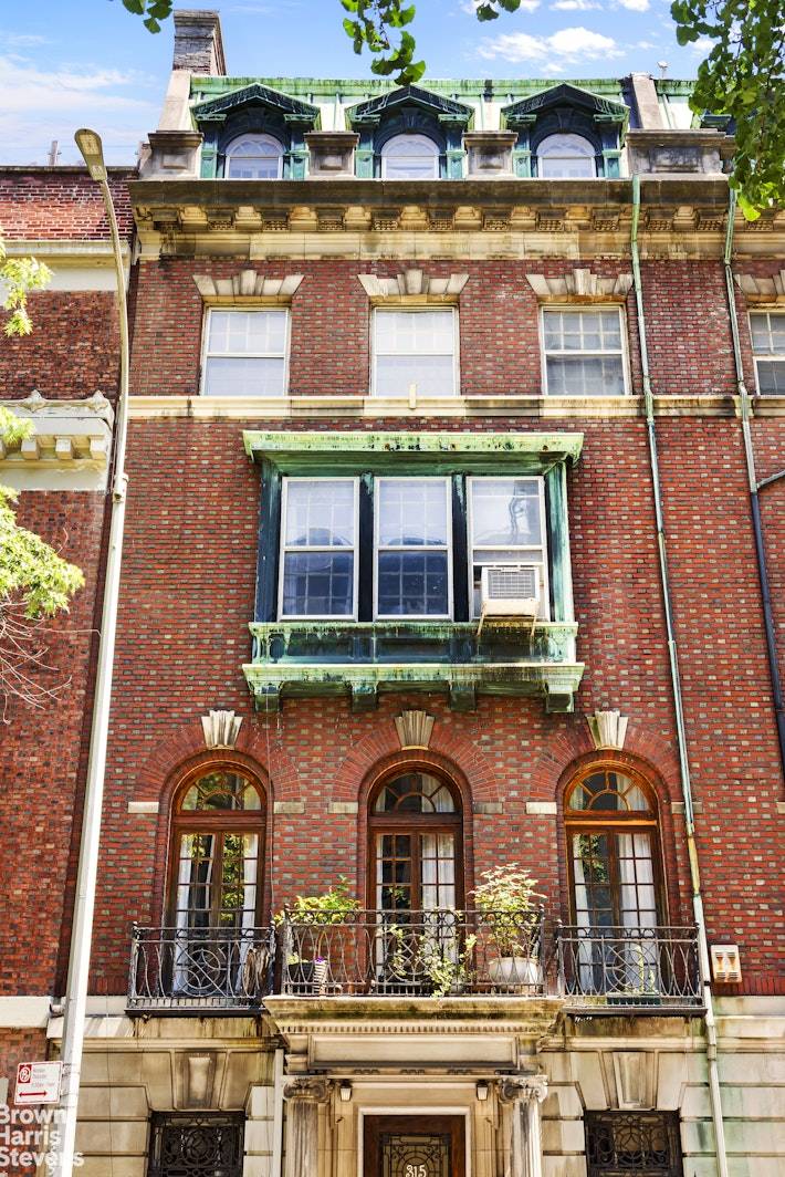 LIFE ON A GRAND SCALE Riverside Drive West End Historic District 5 Story, 25 foot wide, home will be delivered vacant !