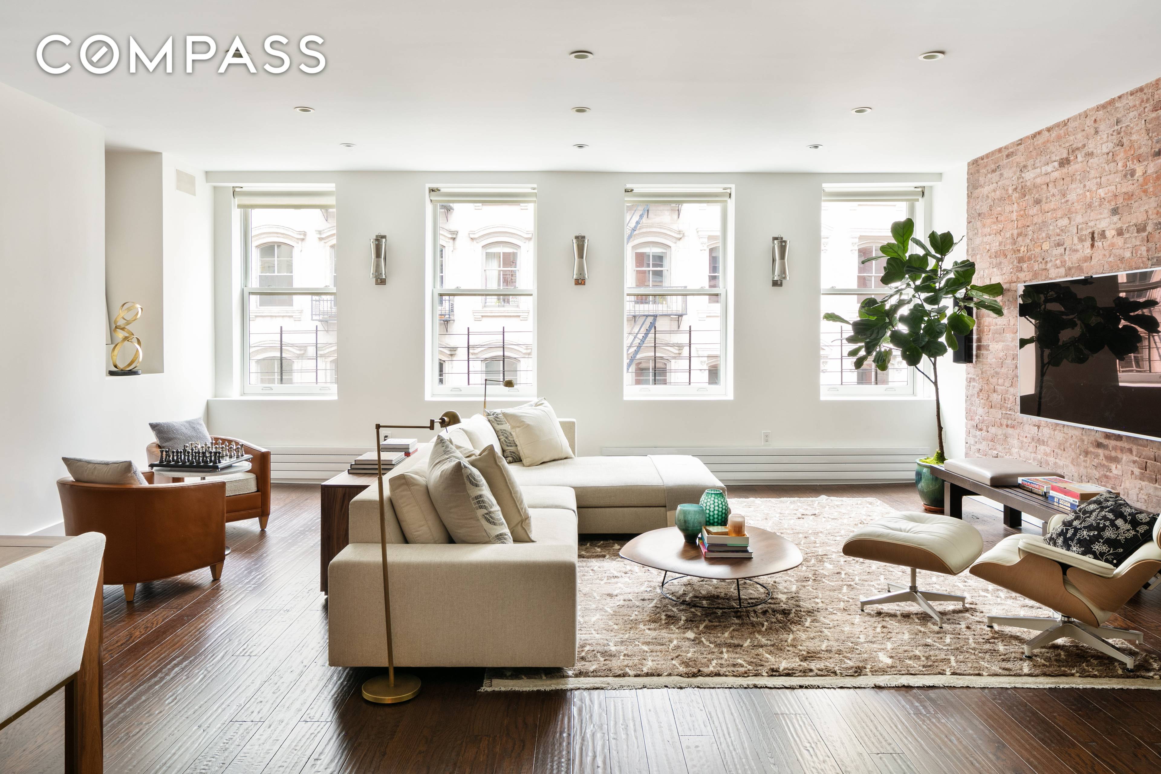 New to Market Full floor, gorgeous, grand loft for sale in a boutique condominium building, in a prime Tribeca location.