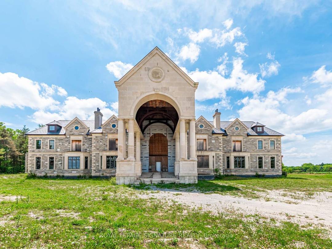 Iconic Masterpiece Ready for Your Vision.