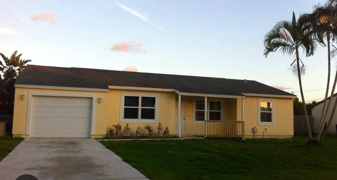 Discover this home in downtown Jensen Beach !