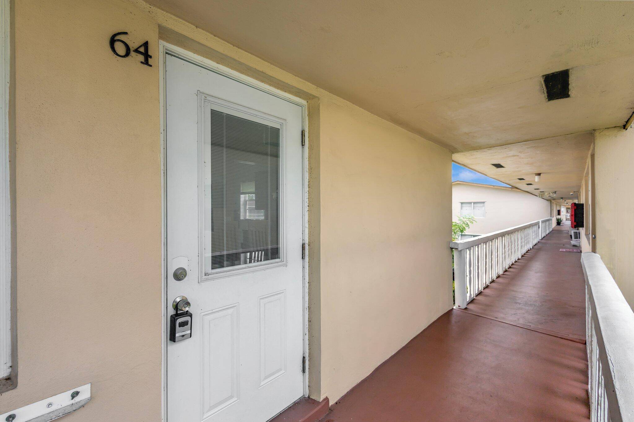 LIGHT BRIGHT 2 BED 1. 5 BATH CORNER UNIT COMPLETELY UPDATED PARTIALLY FURNISHED TILED FLOORING FEATURES EXTRA SUNLIGHT.