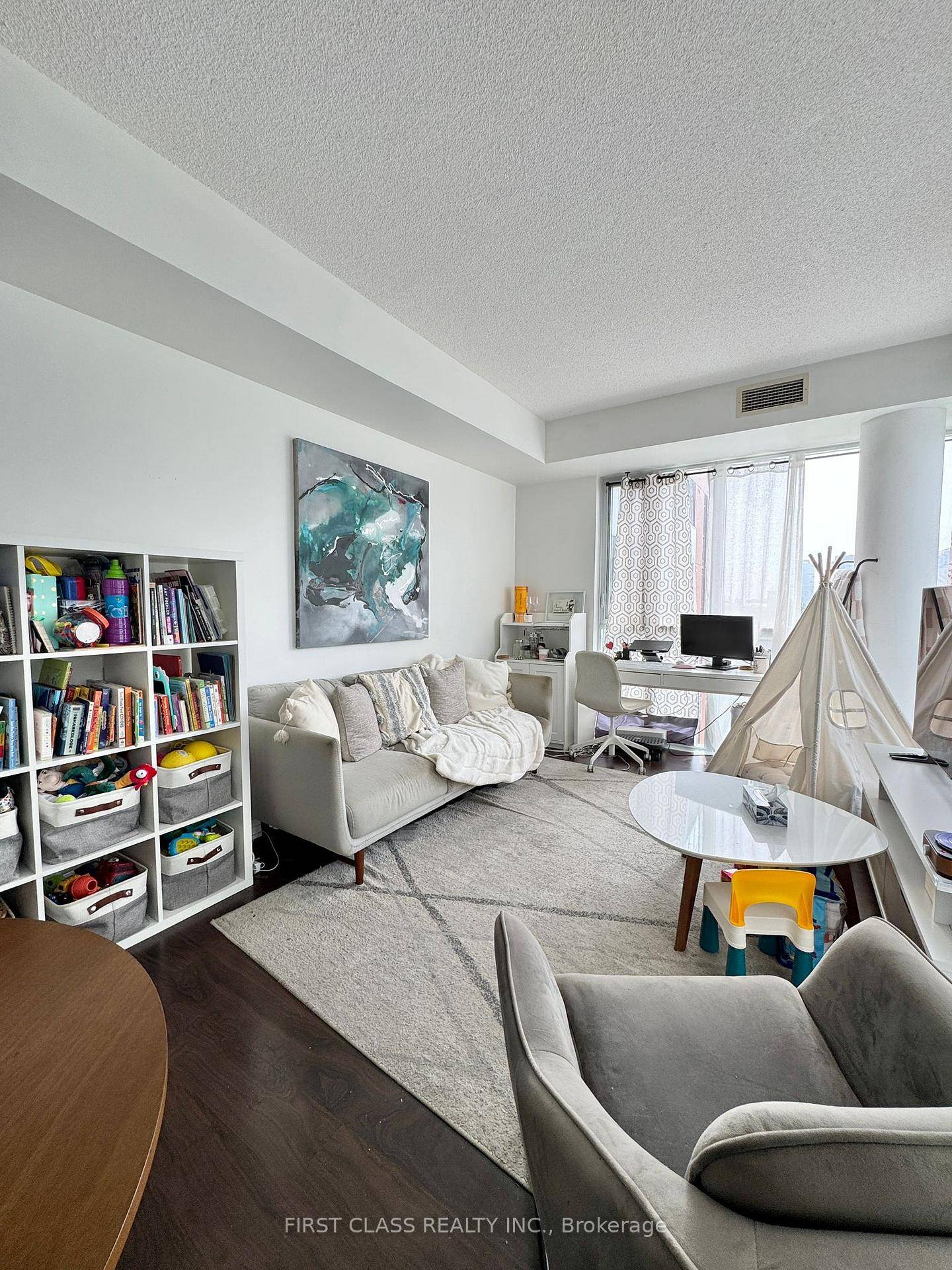 Modern 2 Bedroom Layout Den 3rd Bedroom W 2 Bathrooms In The New Regent Park Right In The Heart Of The City.