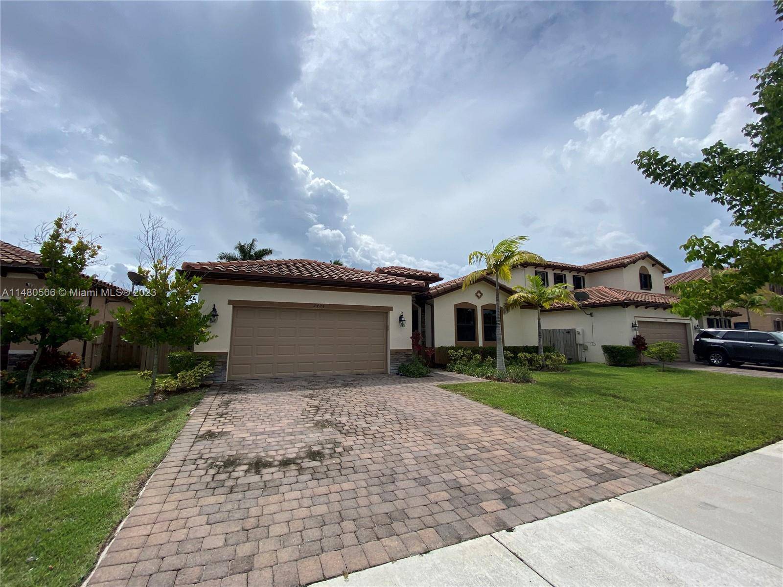Unique opportunity to rent a spectacular one Story Single Family Home at Portovita, one of Homestead s most exclusive communities.