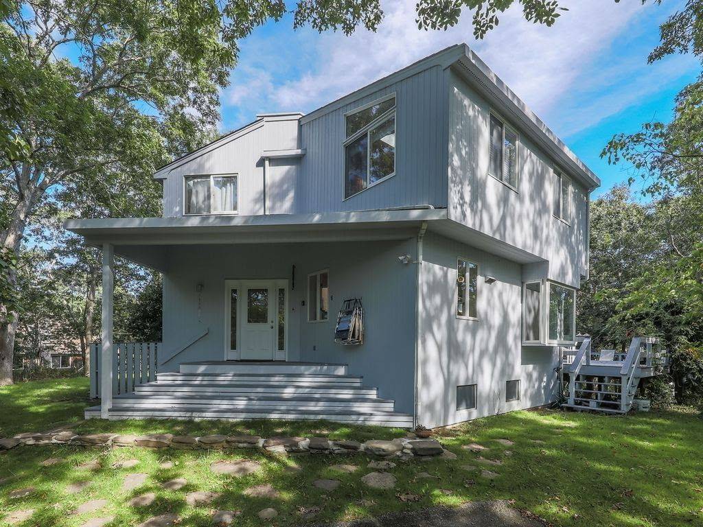 Recently Renovated Montauk Home!