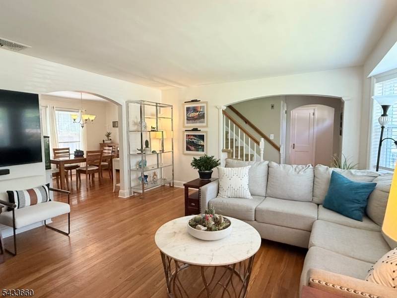 Bright, immaculate and impeccably maintained.