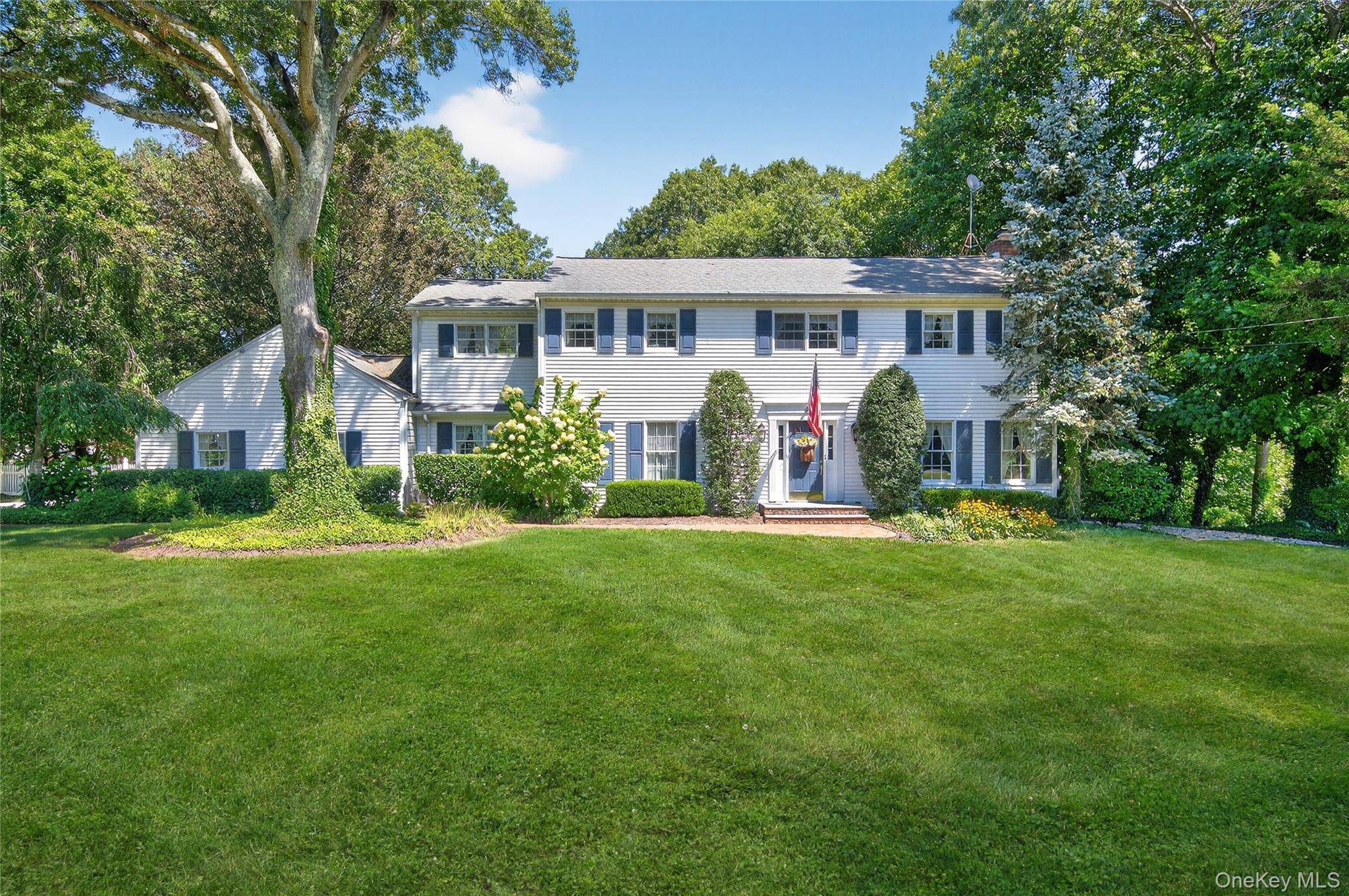 A Rare Opportunity with Stunning Waterviews of Huntington Bay amp ; Asharoken !