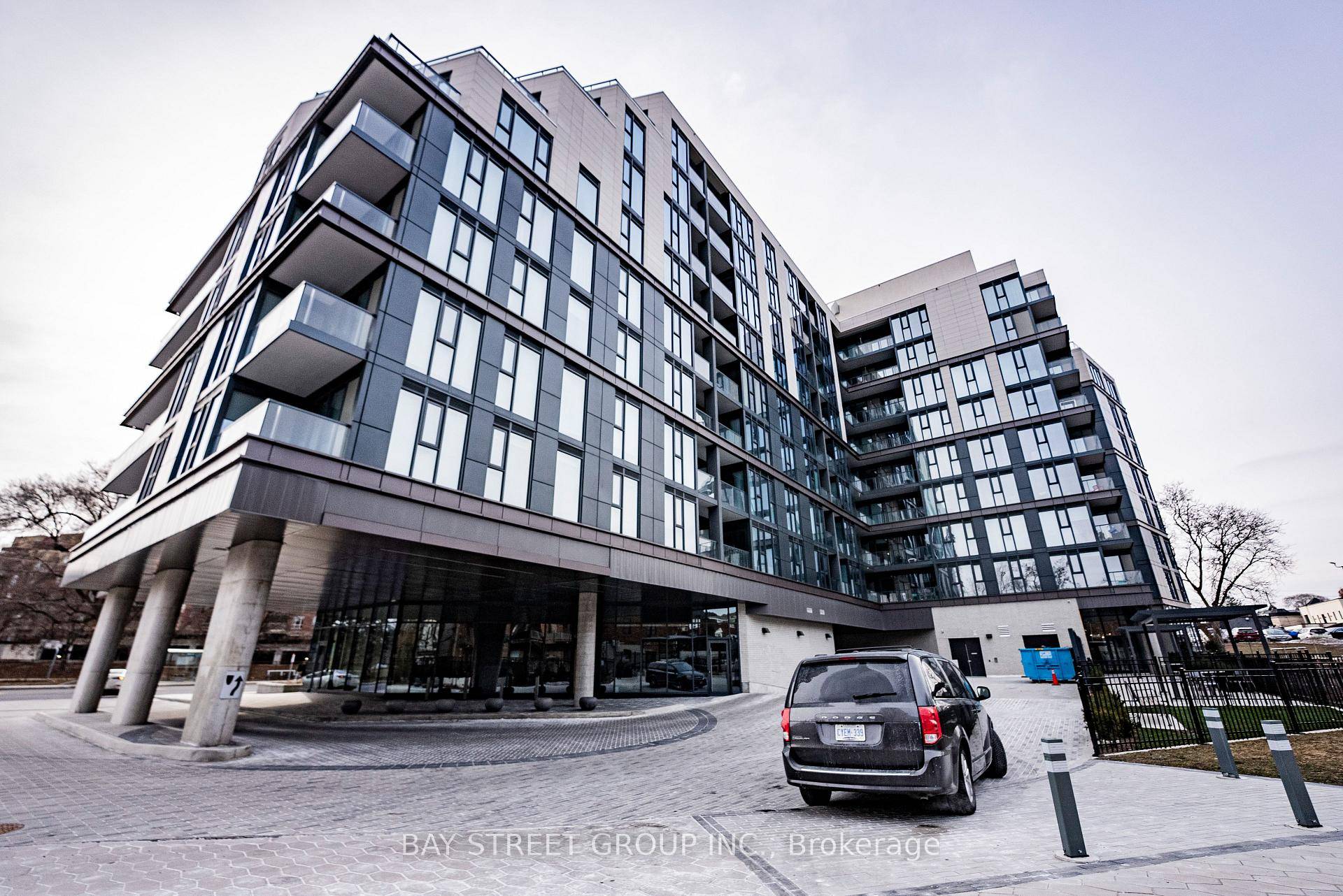 Welcome to this nearly new, thoughtfully designed condo located in the coveted Lawrence Park neighbourhood.
