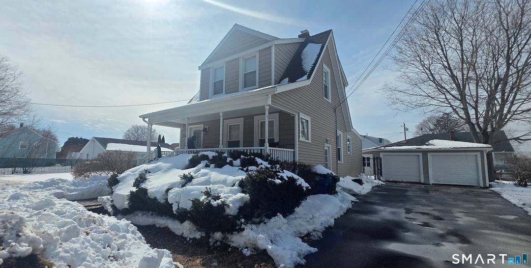 Well kept 3 bedroom, 2 full bathroom home featuring an open floor plan and beautiful hardwood floors throughout.