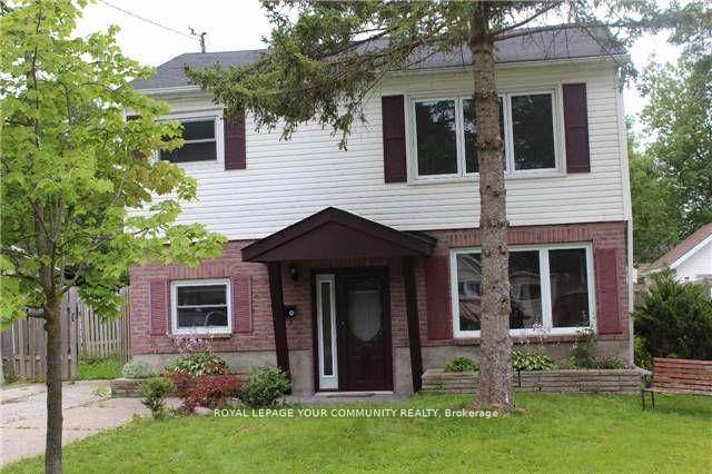 Spacious And Bright 2 Storey 4 Bedroom 2 Bathroom Home in Desirable South Keswick !