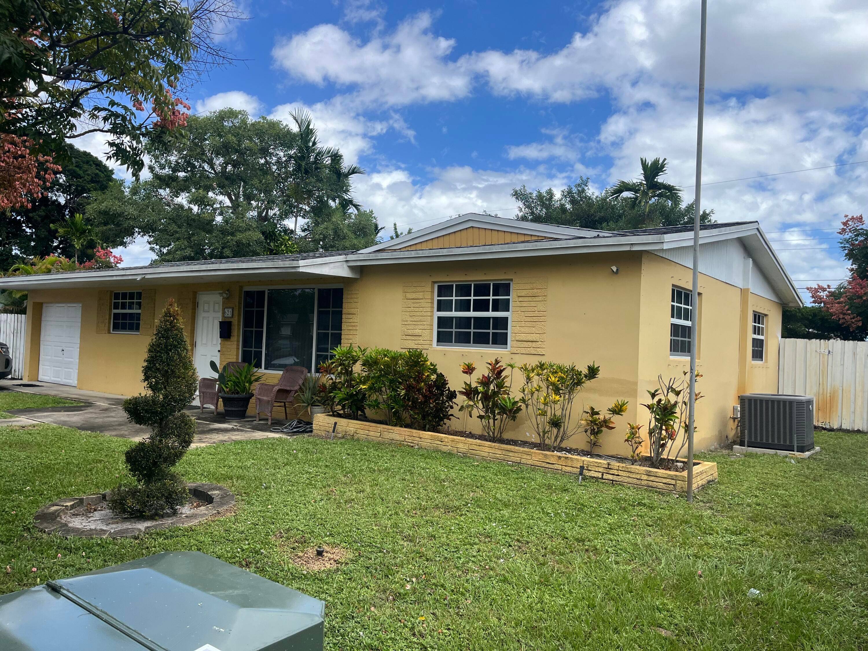 CHARMING FAMILY HOME AWAITS YOU !