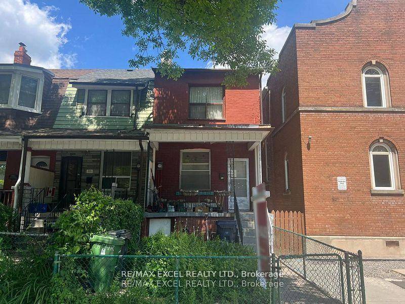 Newly Renovated 2 Bedroom Upper Unit for Lease 26 Carr St, Toronto.
