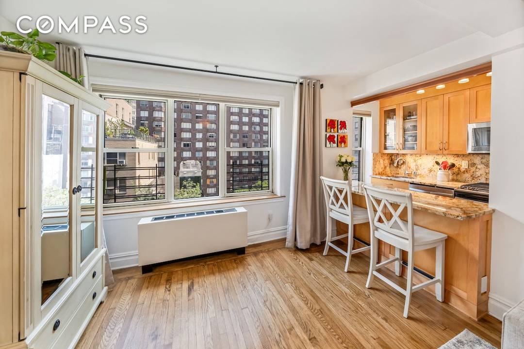 Electricity is included in the maintenance.