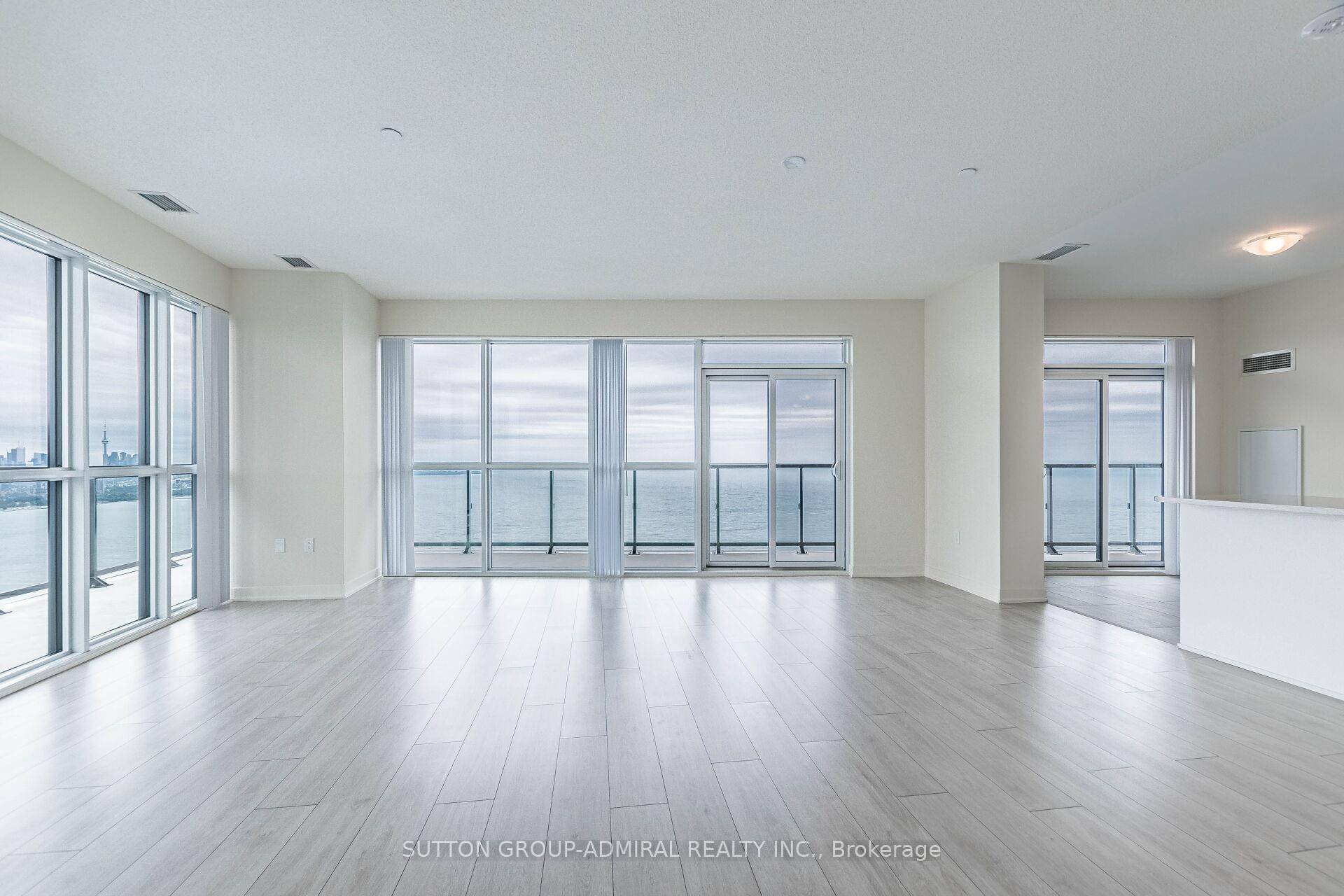 Spectacular View of city skyline and lake, Brand New South East Corner Suite contains a full wrap around S E facing balcony and has unobstructed views of both down town ...