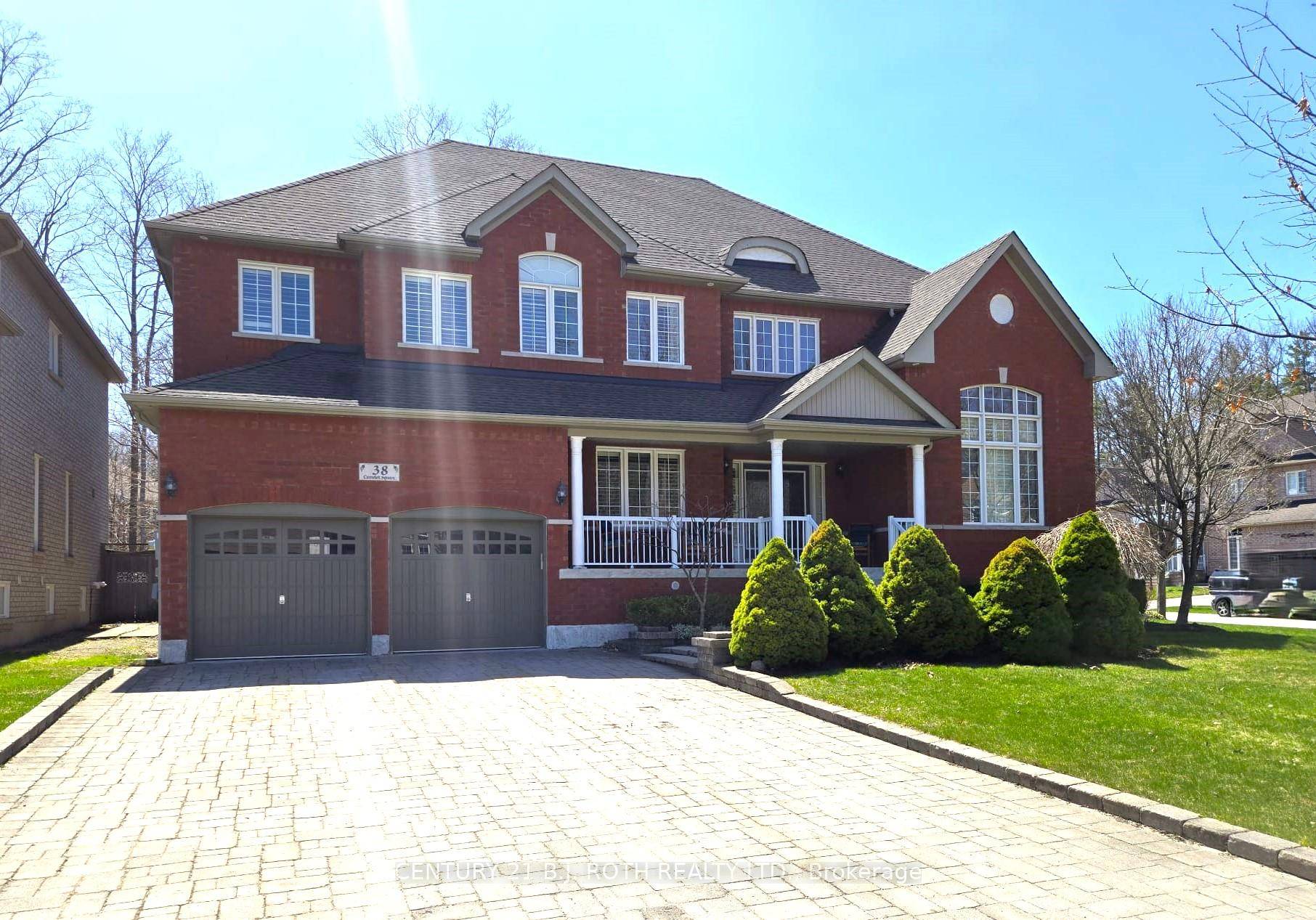 RemarksPublic Welcome to luxury living in one of South Barrie's most coveted neighborhoods, just steps from Wilkins Beach.
