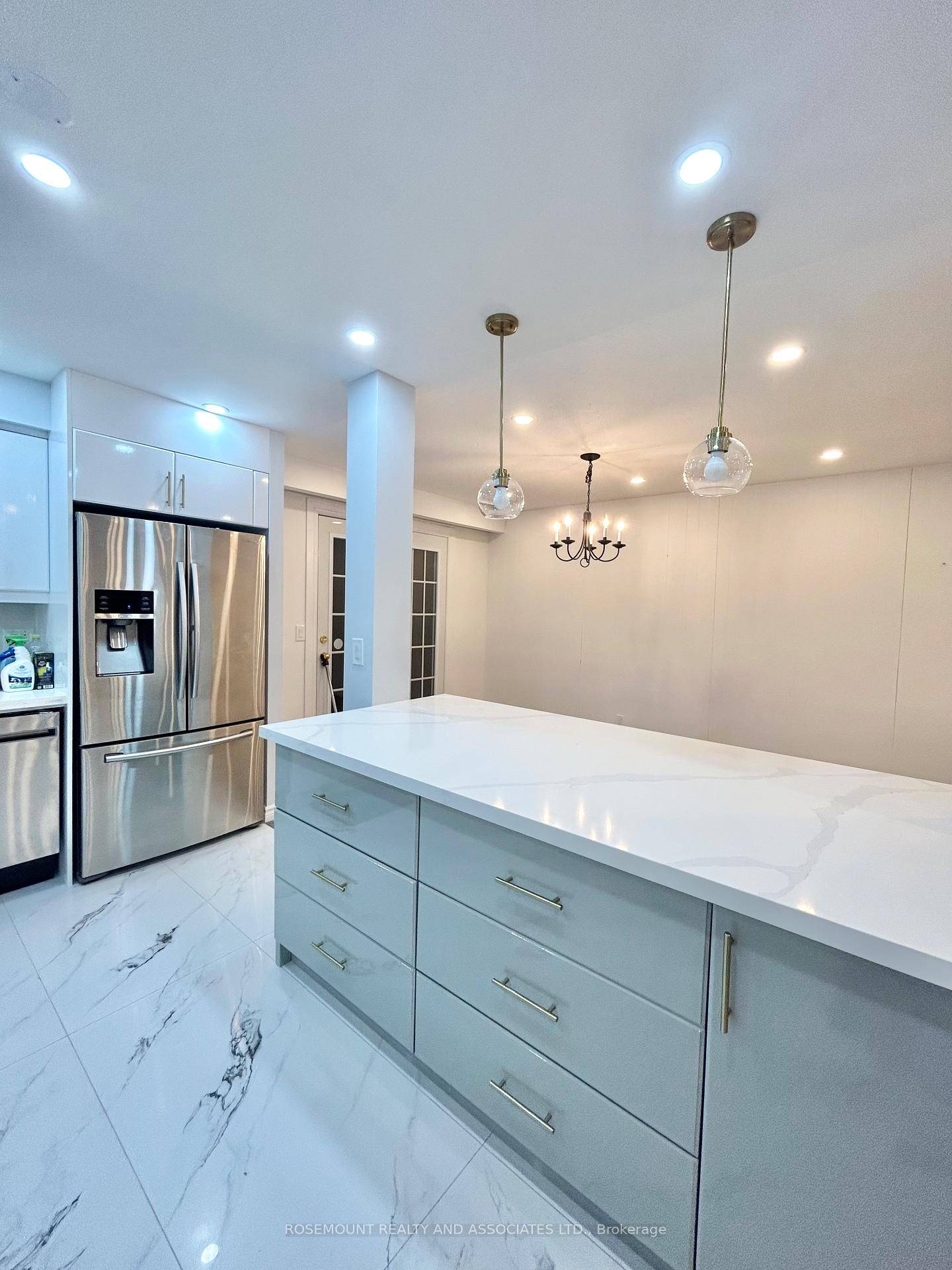 Beautiful 3 Bedroom Renovated Home for Lease in Sought After Eastdale Community Backing Onto Harmony Creek Trail !