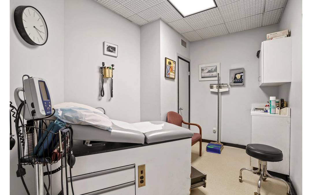 Wonderful Park Avenue Medical Office 1120 Park Ave.