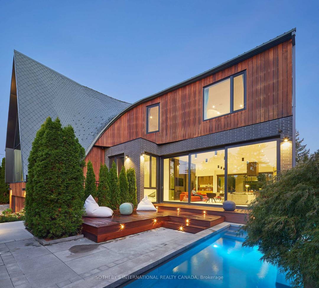 108 Stratford Cres, famous Be zier Curve House is a premier architectural residence in affluent Lawrence Park, tailored specifically to those seeking both extraordinary high end design and a functional ...