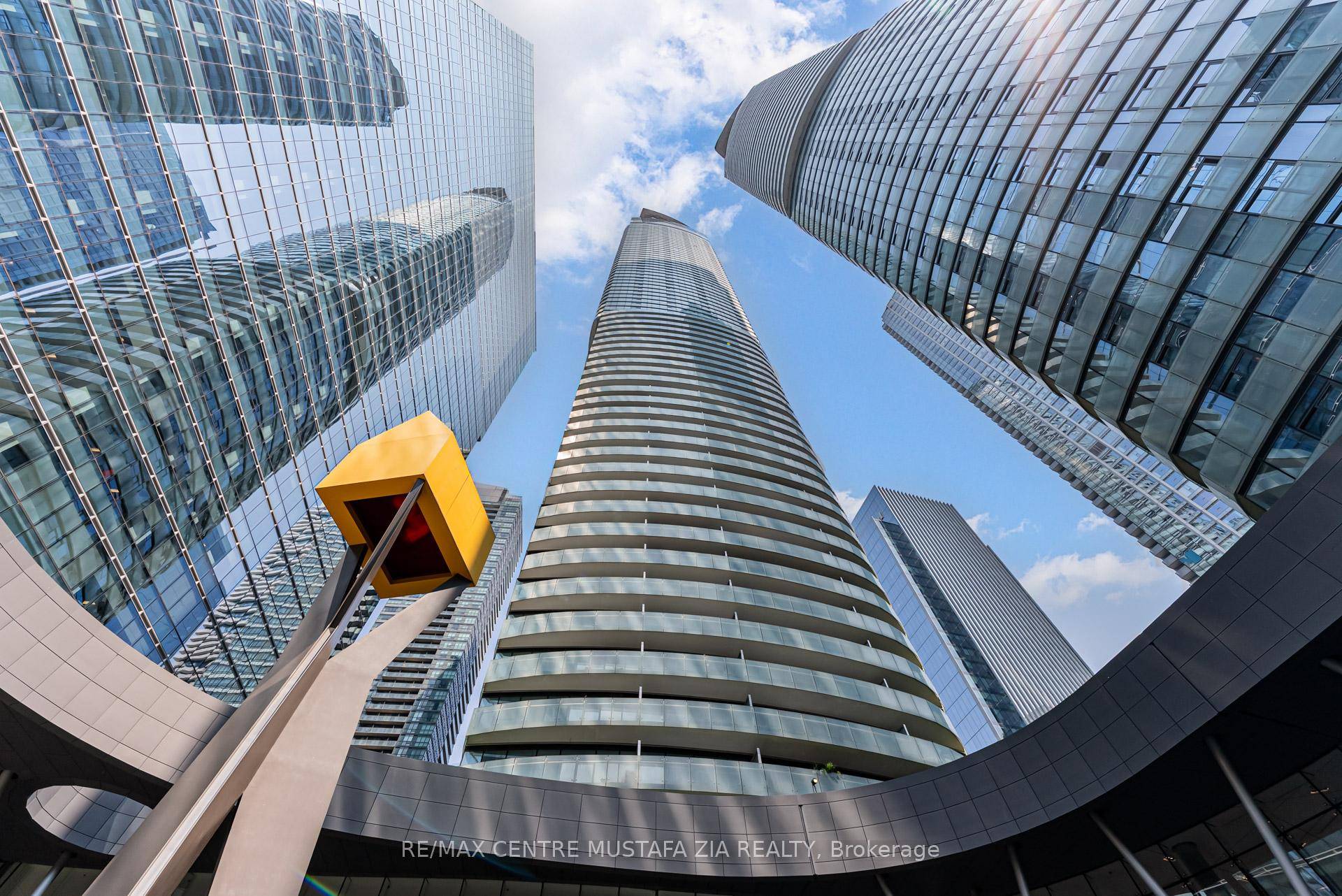 Welcome to ICE Towers. This Bright amp ; Beautiful 2 Bedroom, 2 Bath Unit In Sought After Waterfront Communities In Downtown Toronto !