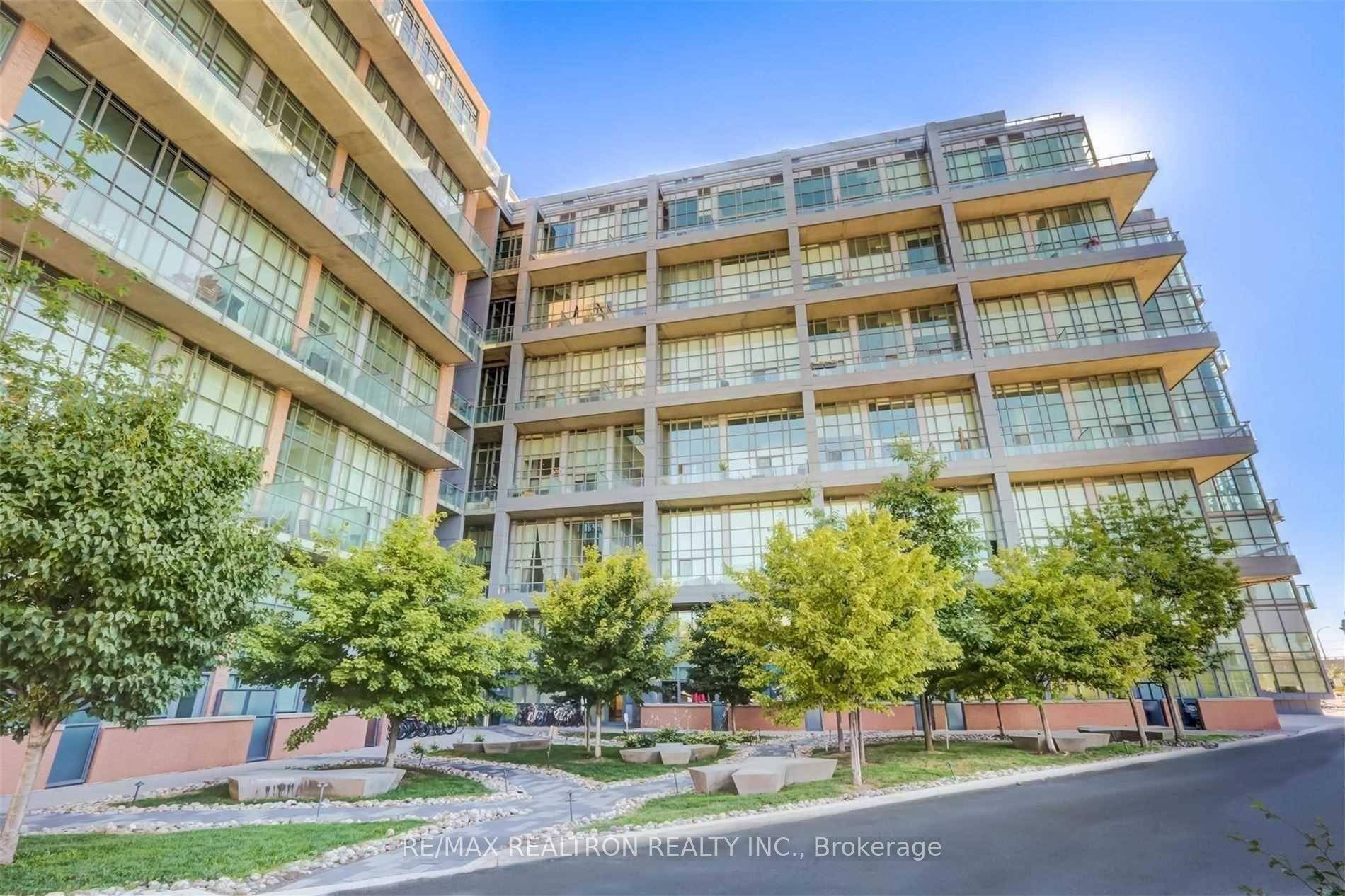 Live In One Of The Most Sought After Buildings In Liberty Village.