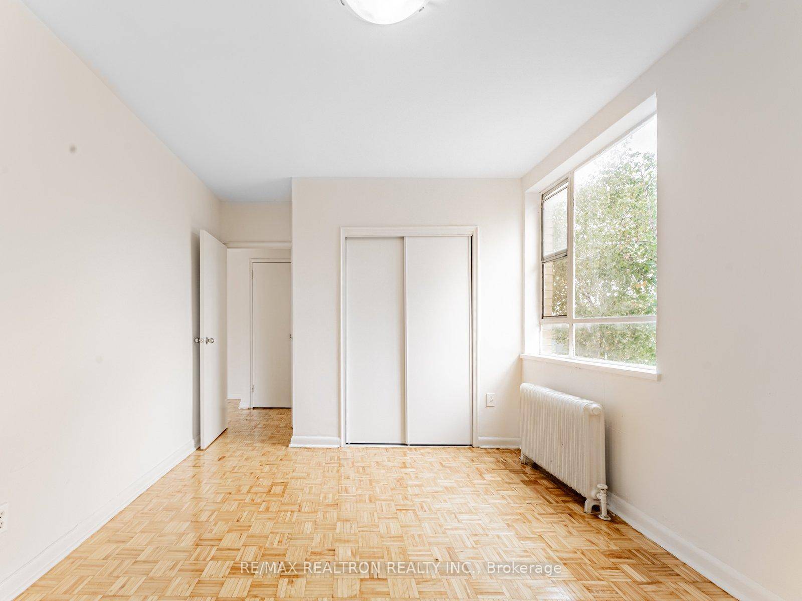 Welcome To This Bachelor Suite which Boasts A Stunning View That Will Take Your Breath Away.