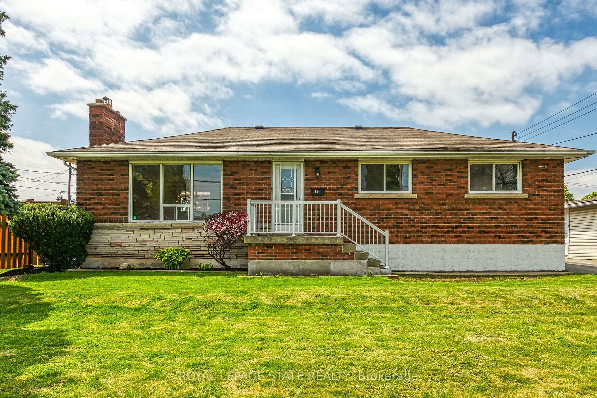Clean and tidy 1083 sq ft bungalow home, located in popular Buchanan park area of West Hamilton Mountain.