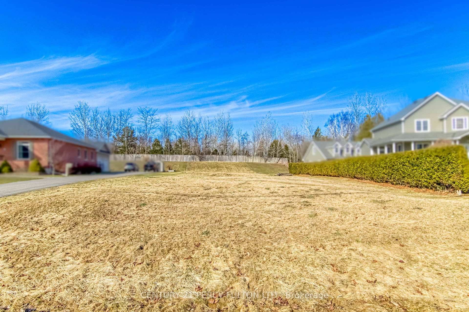 Discover the perfect opportunity to build your dream property on this exceptional vacant lot located on the north side of King Street West, just steps away from the beautiful shores ...