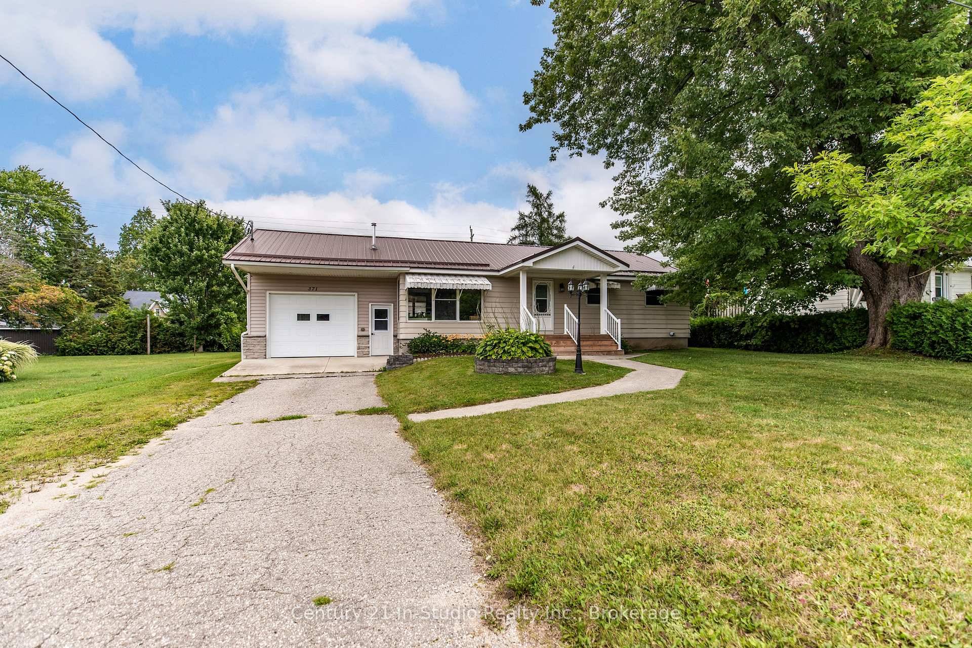 Beautifully Renovated Bungalow in the Heart of Wiarton.