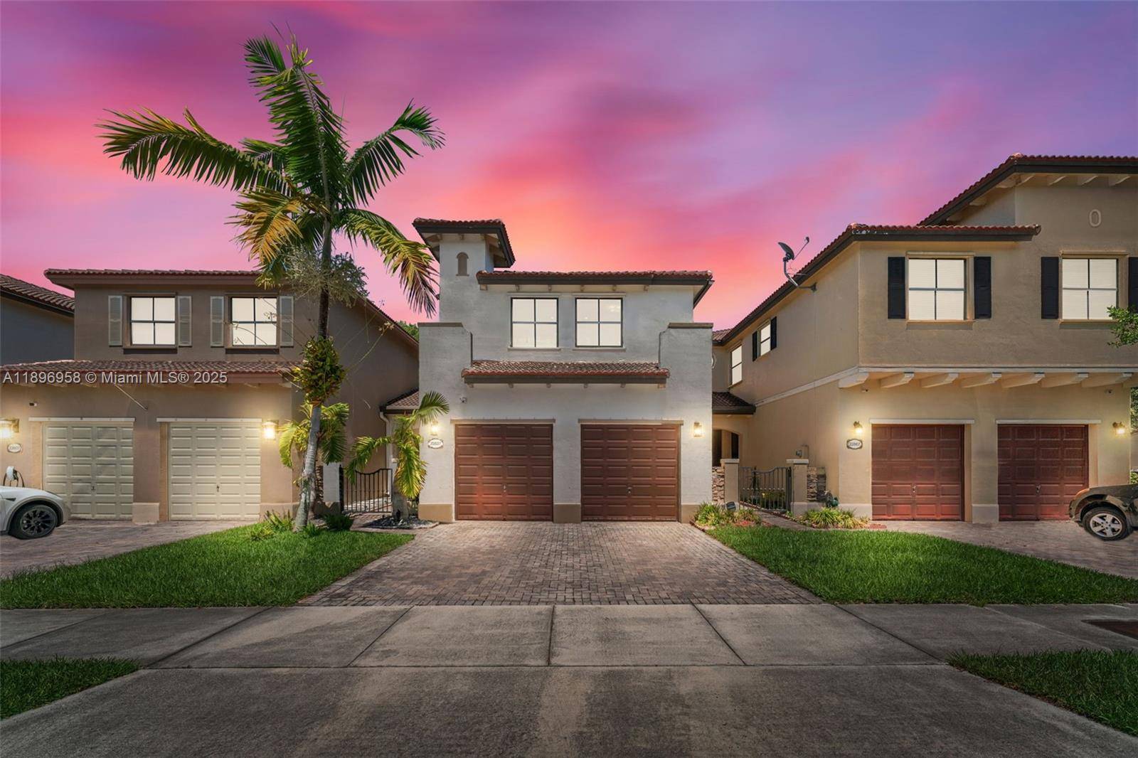 Welcome to the townhome of your dreams !