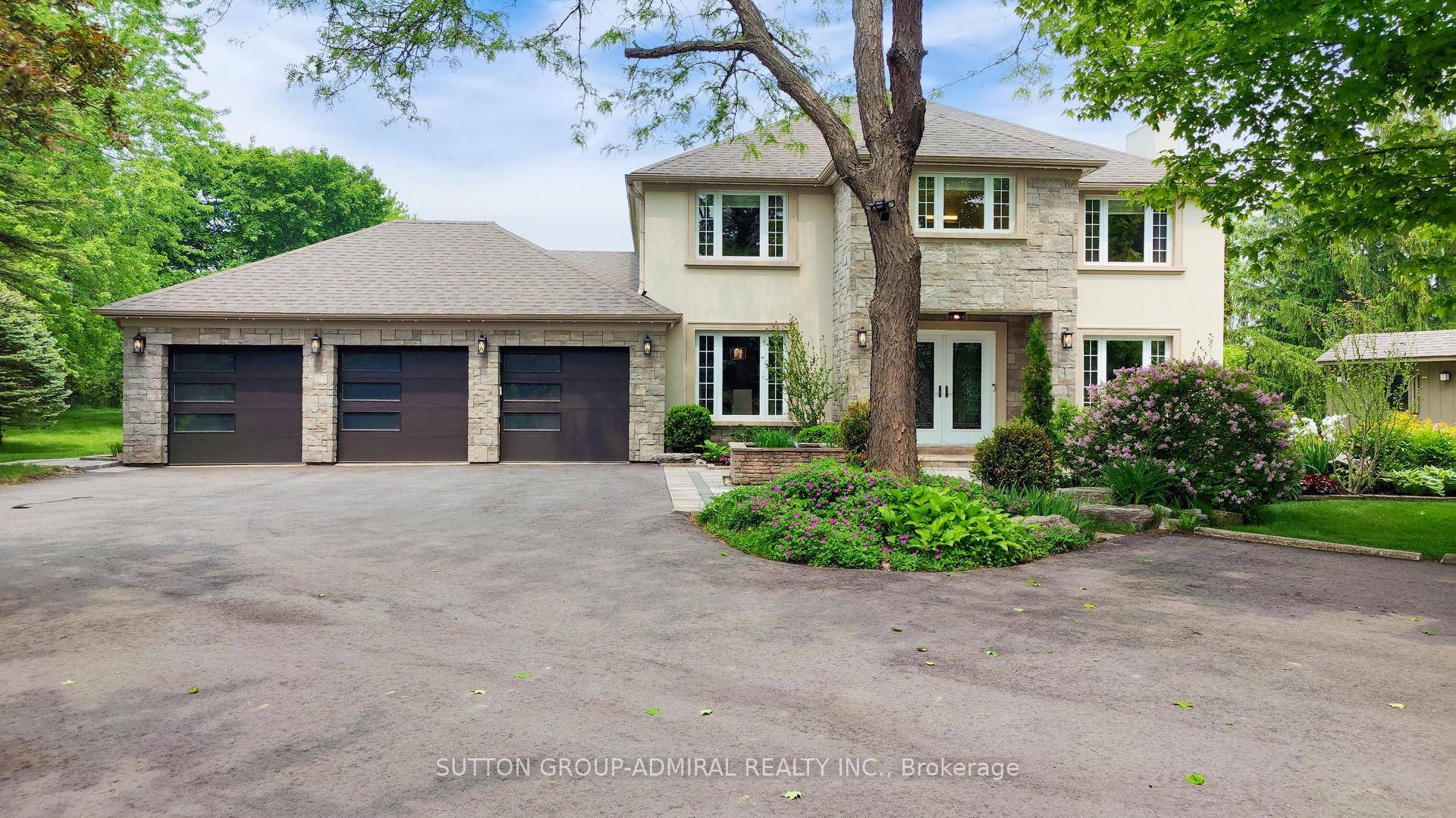 Located in Cedar Mills one of Caledon's most desirable pockets, 10 Walton Drive offers a rare opportunity to enjoy scenic green spaces, and the peacefulness of nature while being just ...
