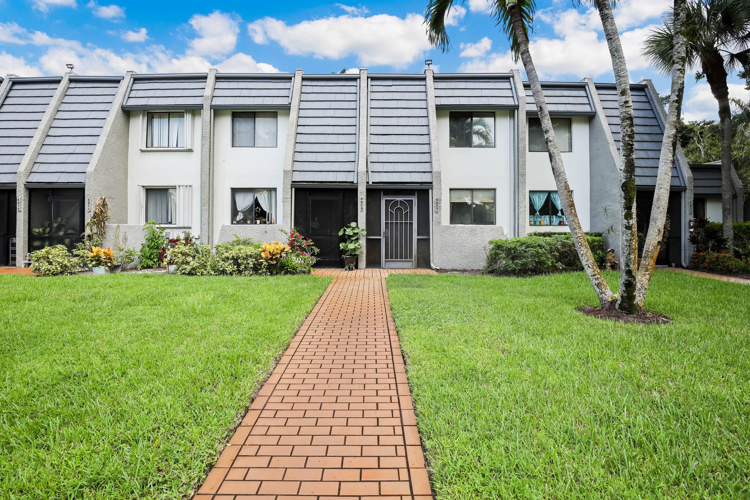 Welcome to this charming 2 bedroom townhouse nestled in a serent 55 court within a gated community !