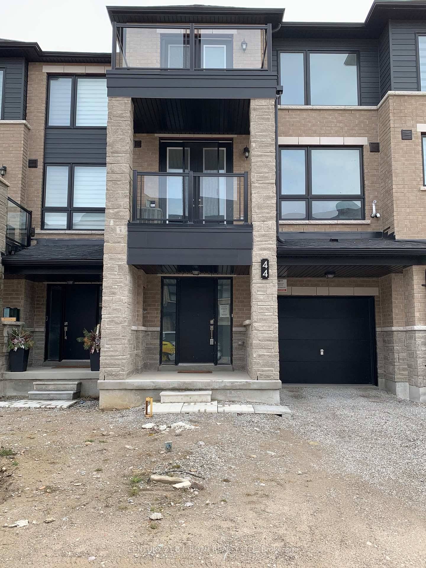 Newly Constructed Spacious 3 Storey Townhouse Located in desirable south east Barrie.