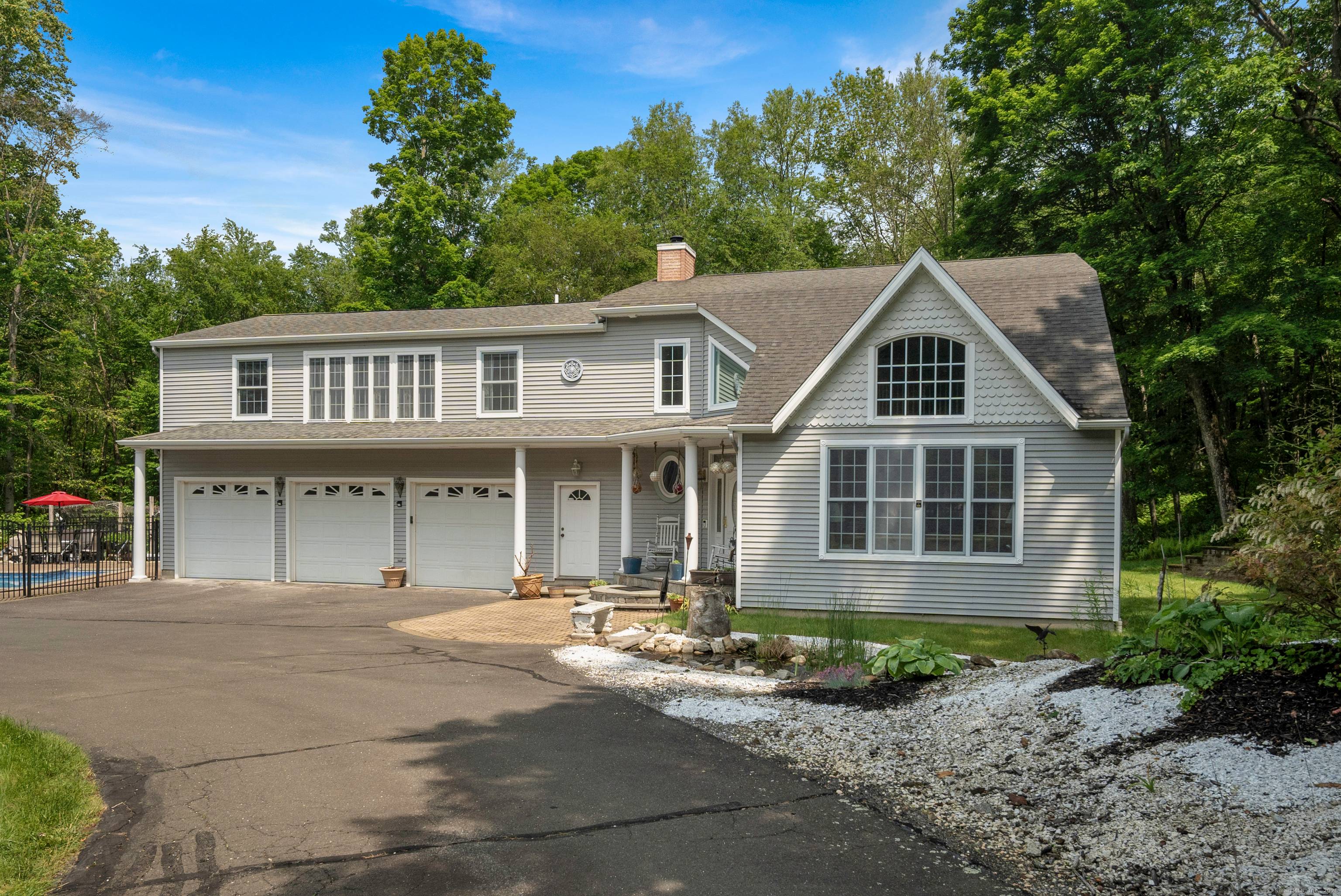 SPECTACULAR CUSTOM CONTEMPORARY ON A 9.
