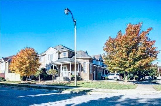 Modern Living in Brampton 4 Bedroom Den, 3.