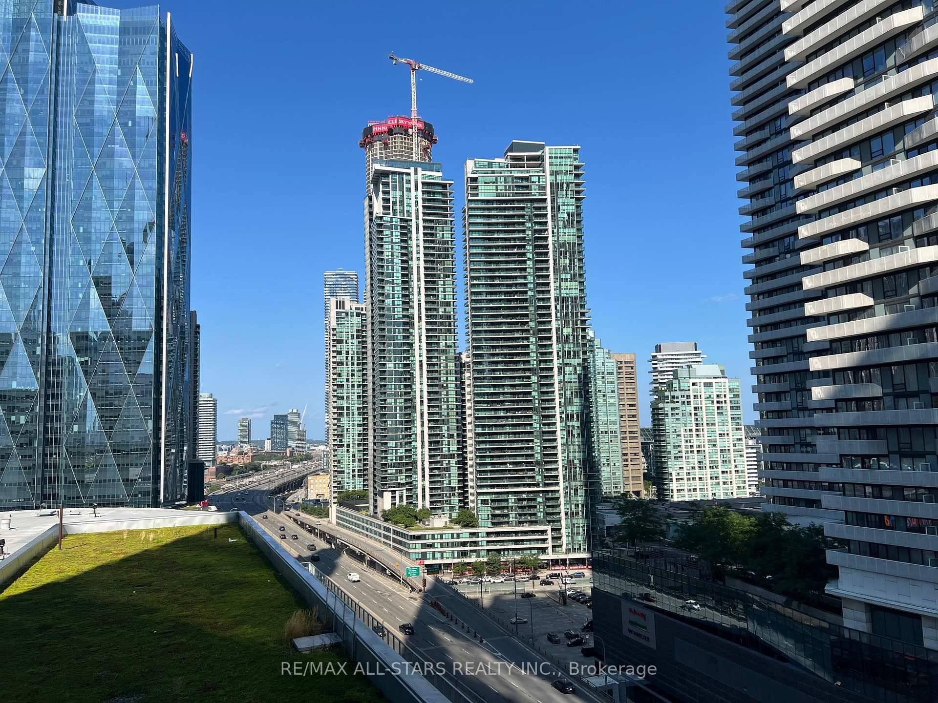 Fully Furnished, Turn Key Investment Or Live In Opportunity In This Most Demanding Location In The Heart Of Downtown Toronto.