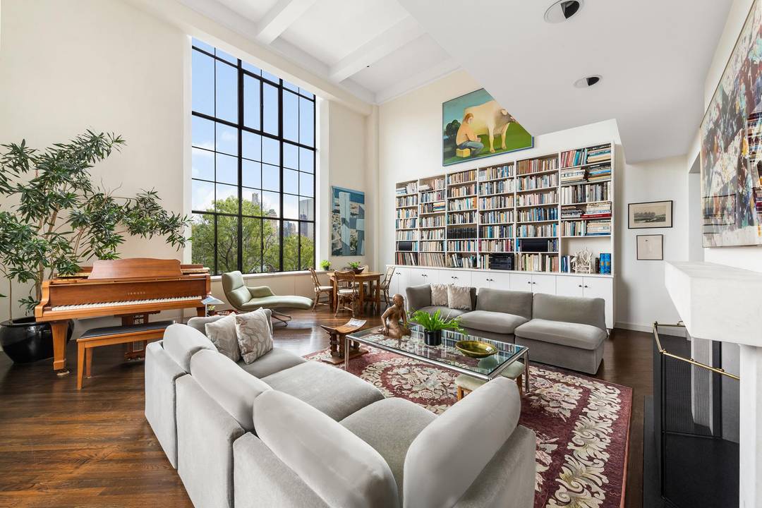 Enjoy an incomparable luxury lifestyle in one of Lincoln Square's most iconic prewar cooperatives, at the corner of Central Park West !