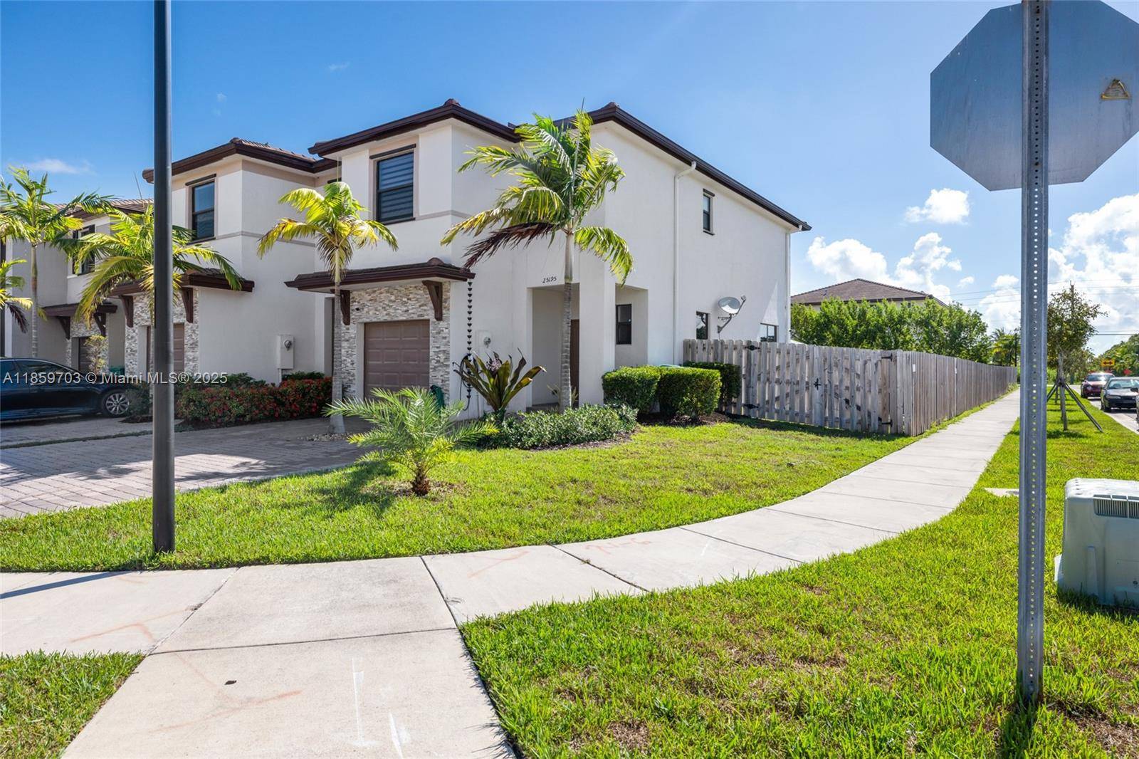Unique opportunity to own an excellent corner twin home unit on the desirable community of Campo Bello.