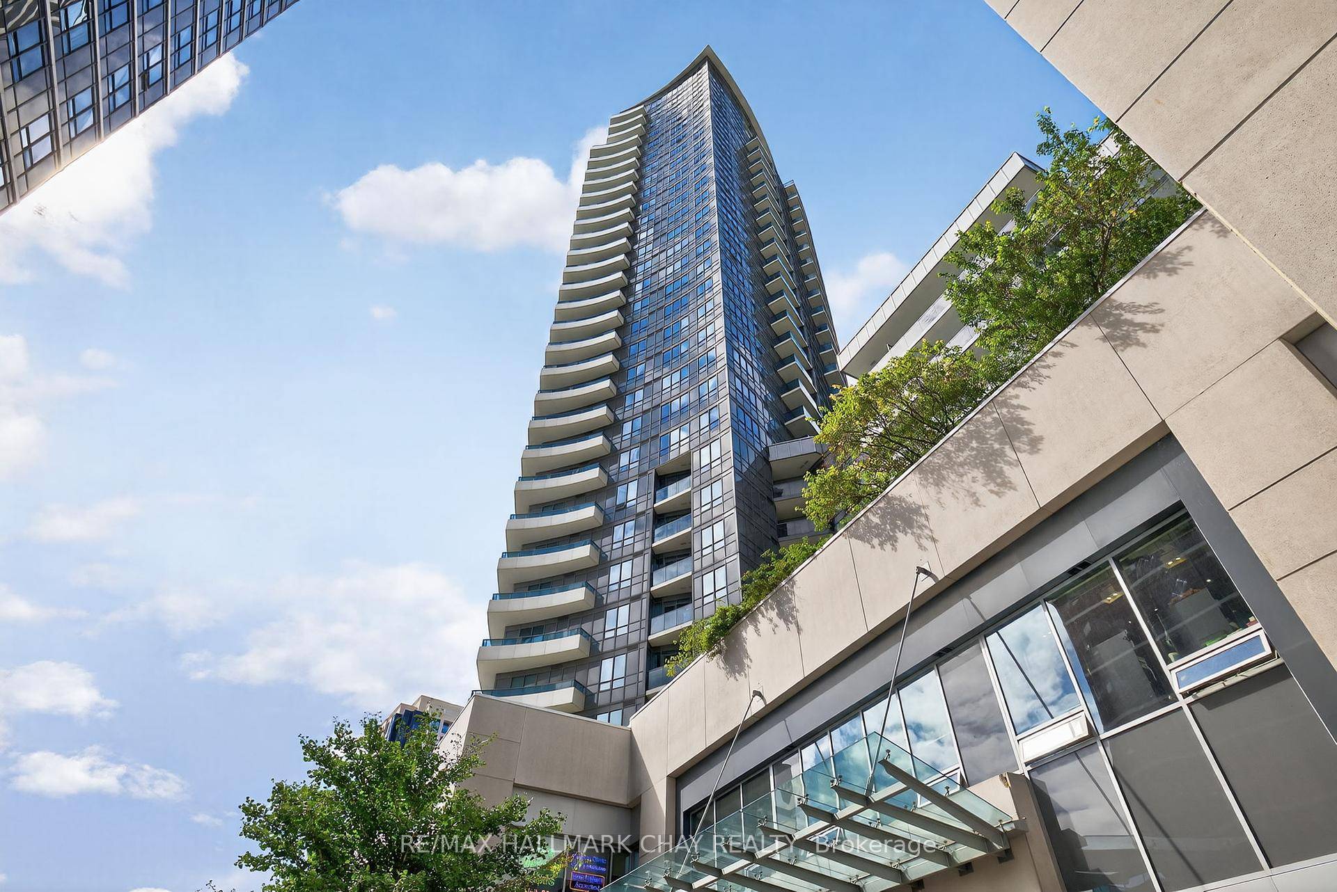 Want Stunning Panoramic Eastern Views on an Oversized Balcony To Enjoy The Sunrise ?