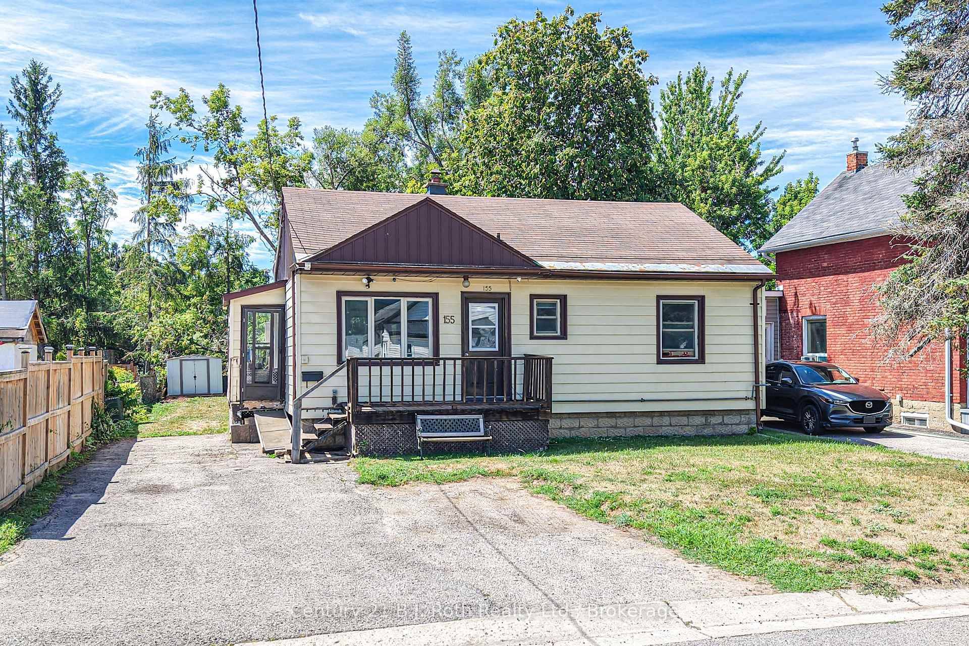 Looking for a great starter home or investment property ?