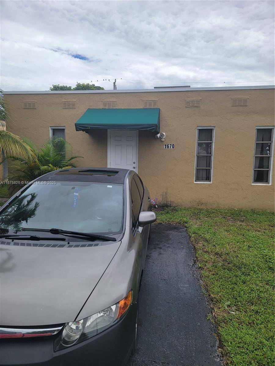 UPDATED, spacious, clean amp ; WELL MAINTAINED DUPLEX.
