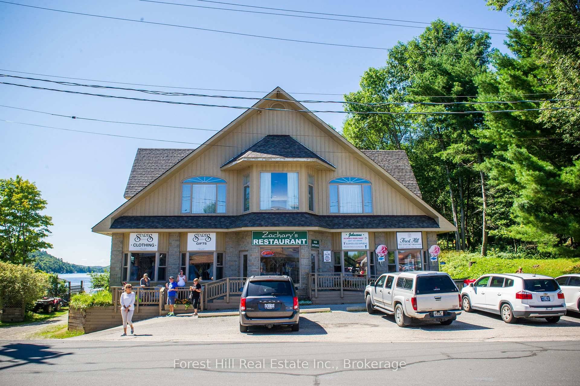Looking for a life changing opportunity to live and work in the hub of Lake of Bays Dorset Community.