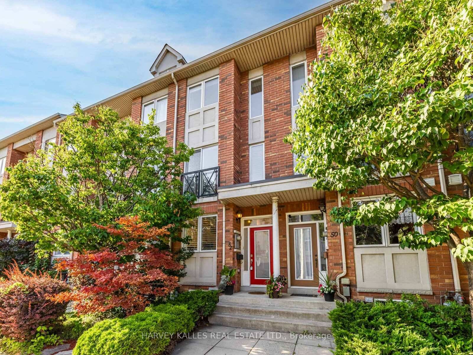 Welcome to 52 Market Garden Mews, where luxurious living meets everyday convenience.